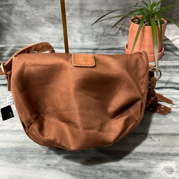 LD‎ Crossbody Bag EUC - Picture 14 of 15